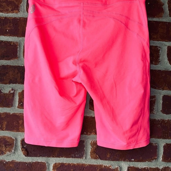 Free People Movement hot pink biker baby shorts‎ small - Picture 4 of 5